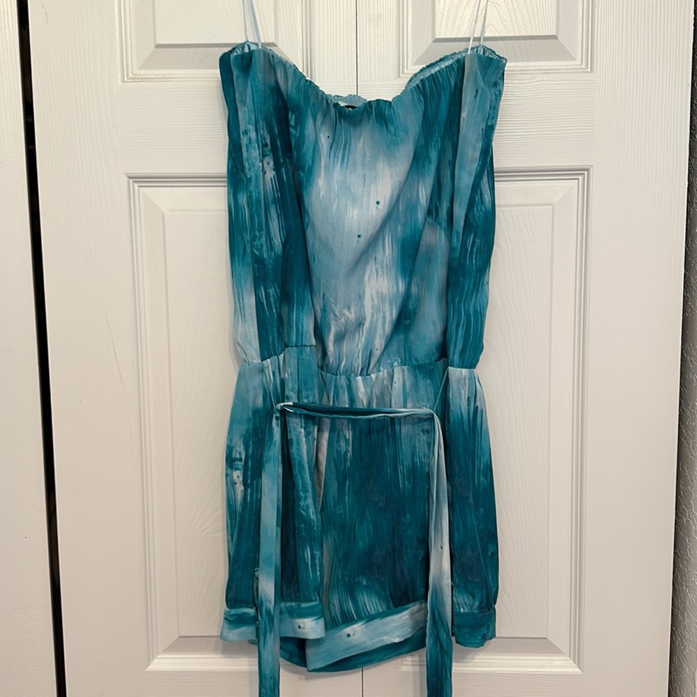Guess romper size L - Picture 6 of 8